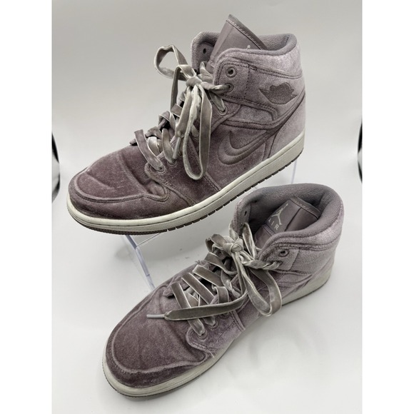 Air Jordan 1 Mid Purple Velvet W Size 9 - Picture 2 of 6